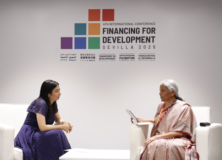 अर्थमंत्री सीतारामन यांनी स्पेनमध्ये प्रमुख नेत्यांशी घेतल्या भेटी