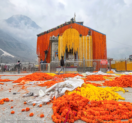 मुसळधार पावसामुळे केदारनाथ यात्रा ठप्प