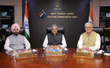 ईसीआयसोबत राजकीय पक्षांची बैठक