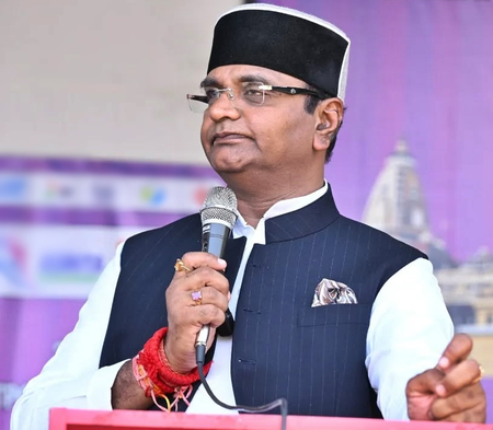 काँग्रेसने नेहमीच आदिवासी समाजाचा अपमान केला