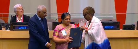 वर्षा देशपांडे यांचा संयुक्त राष्ट्र जनसंख्या पुरस्काराने सन्मान