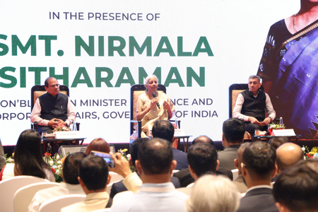 सीतारामन यांनी साधला शिलाँगमध्ये उद्योग क्षेत्रातील मान्यवरांशी संवाद