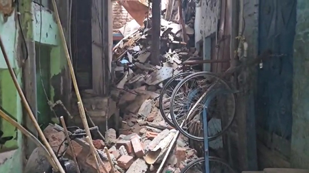 दिल्ली इमारत दुर्घटना : दोन जणांचा मृत्यू