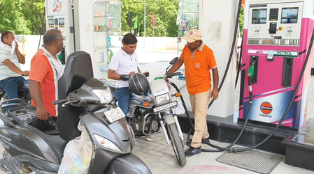 अरेच्या, कैदी चालवणार पेट्रोल पंप!