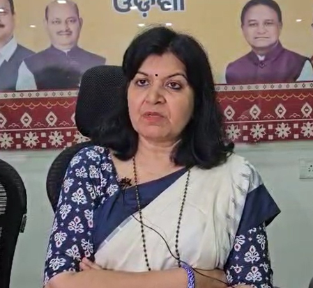 काँग्रेस विघटनवादी राजकारणात गुंतलेला