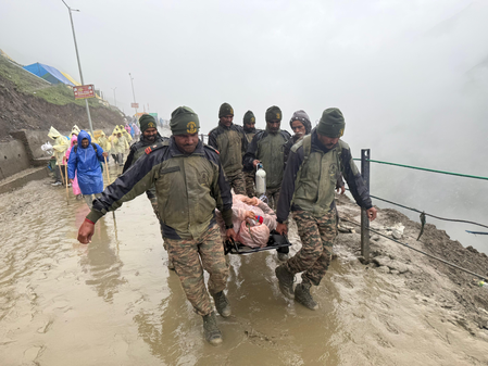 अमरनाथ यात्रेतील तीन हजार भाविकांना लष्करी मदत