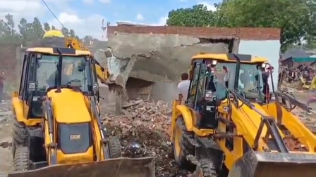 धर्मांतर प्रकरणात छांगूरच्या पुतण्याच्या घरावर बुलडोजर