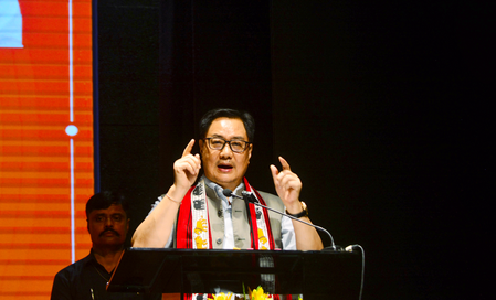 चर्चेचं उत्तर कोण देईल हे सरकार ठरवेल, विरोधक नव्हे