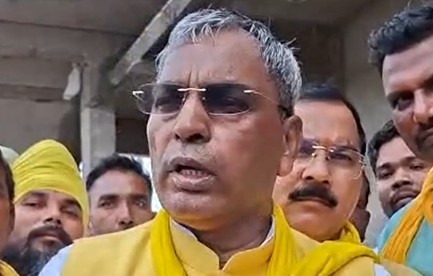 विरोधक फक्त मतांच्या राजकारणात गुंतलेत