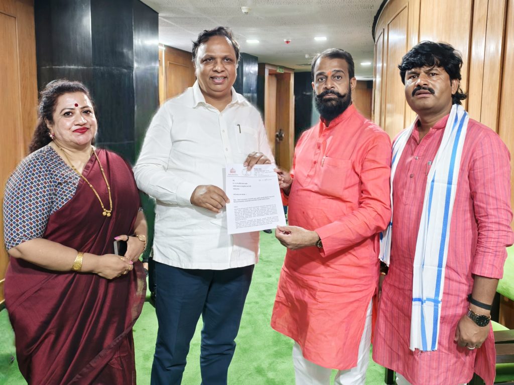 प्रतापगडाच्या पायथ्याशी अफझलखान वधाचे शिल्प हवे!