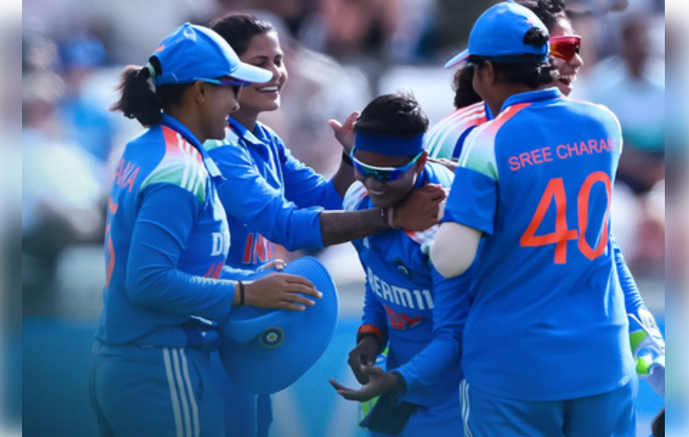 इंग्लंडला नमवत भारताच्या मुलींनी रचला इतिहास!