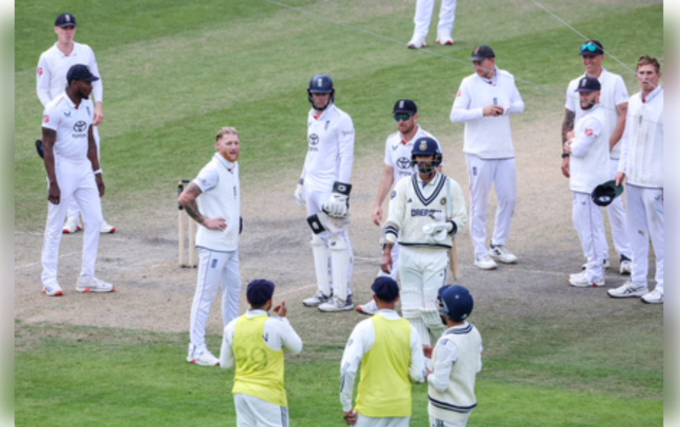 “हात मिळवायचा नव्हता… इतिहास घडवायचा होता!”