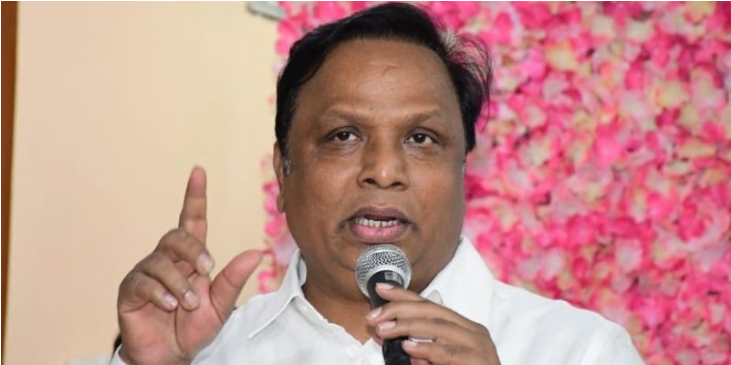 १९१६ चे टिशर्ट घालून दहिहंडी उत्सवात एक हजार स्वयंसेवक तैनात करा!