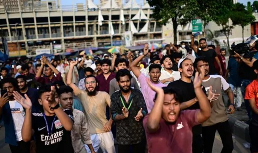 ढाका: विमान अपघातानंतर निदर्शने सुरू!