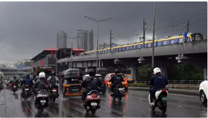 राज्यात मुसळधार पावसामुळे जनजीवन विस्कळीत, शाळा बंद, अलर्ट जारी!