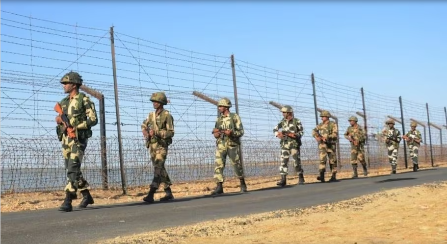 बीएसएफने दोन बांगलादेशी तस्करांना ठोकले!