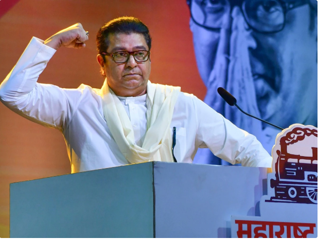 राज ठाकरेंविरुद्ध डीजीपींकडे तक्रार, प्रकरण काय? 