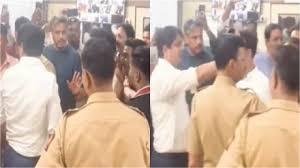 आमदार रोहित पवारांची पोलिसांशी अरेरावी