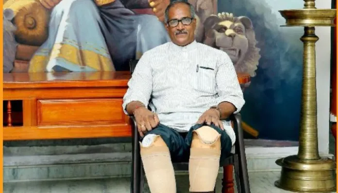 कम्युनिस्ट पक्षाच्या कार्यकर्त्यांनी ज्यांचे पाय तोडले, ते सदानंदन मास्टर होतायत भाजपाचे खासदार!