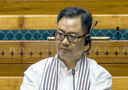 काँग्रेस खोटा नॅरेटिव्ह पसरवतेय