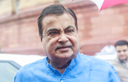 नितीन गडकरी यांचे घर बॉम्बने उडवण्याची धमकी