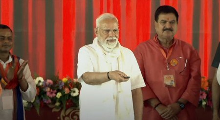 वाराणसीला २२०० कोटींची भेट