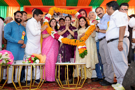 भाजप आमदाराने ऑफिसचे केले जन सेवा केंद्रात रुपांतर