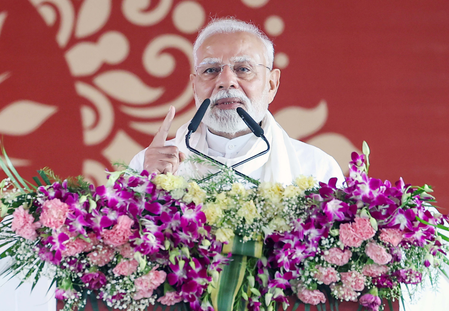 आम्ही विकसित भारताच्या निर्मितीच्या दिशेने