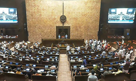 मणिपूरमध्ये राष्ट्रपती शासन मुदत सहा महिन्यांनी वाढवले