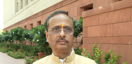 ‘हा युवा भारत आहे, झुकत नाही’