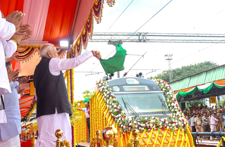 वंदे भारत : मंत्री जितेंद्र सिंह यांनी जम्मूच्या नागरिकांना शुभेच्छा