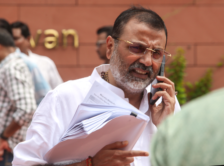 निशिकांत दुबे यांनी काँग्रेसला करून दिली इतिहासाची आठवण