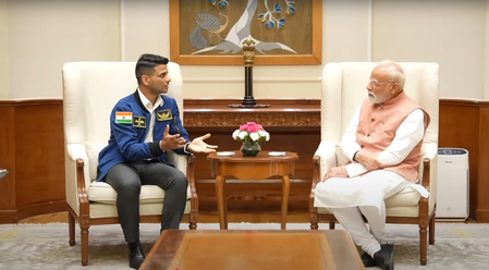 पंतप्रधान मोदी यांनी मारल्या अंतराळवीर शुभांशु शुक्लांशी गप्पा