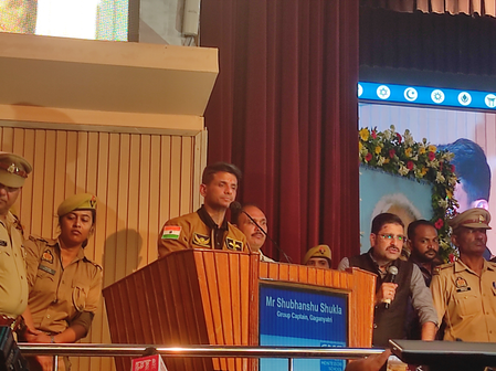 शुभांशु शुक्ला यांनी विद्यार्थ्यांसोबत शेअर केले अंतराळ प्रवासातील अनुभव