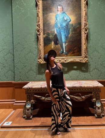 पूजा बत्राचा बघा स्टायलिश अंदाज !