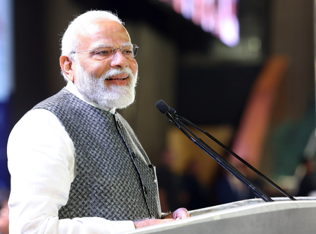 मोदी म्हणाले, अभिमानाने बोला, हे स्वदेशी आहे