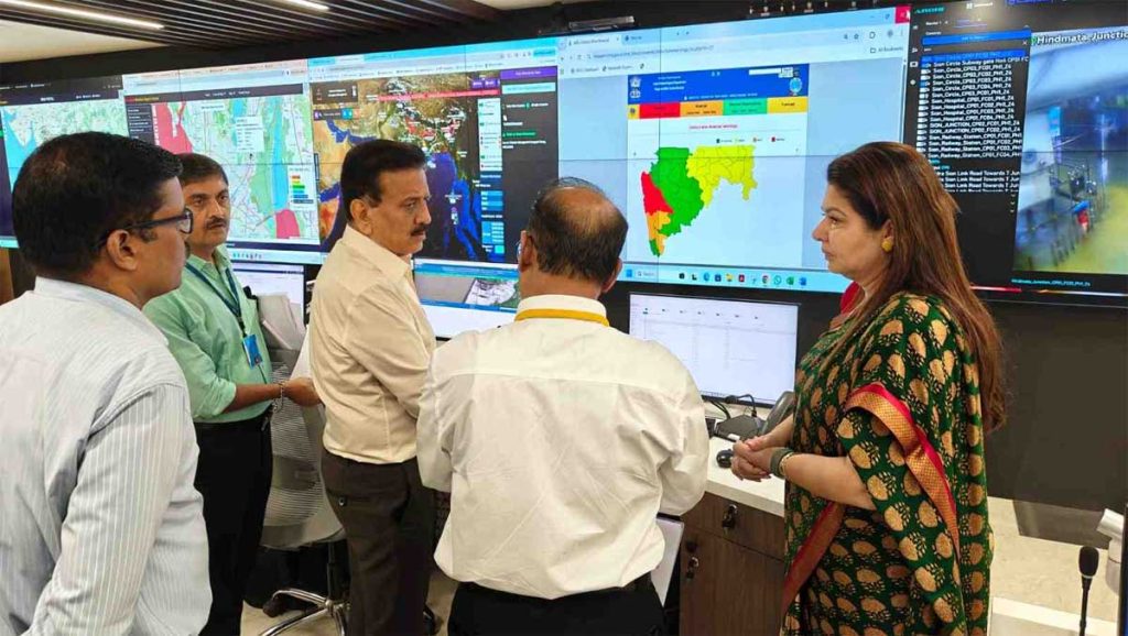 अतिवृष्टी, पुराच्या अनुषंगाने यंत्रणांनी अधिक सतर्क रहावे – गिरीश महाजन