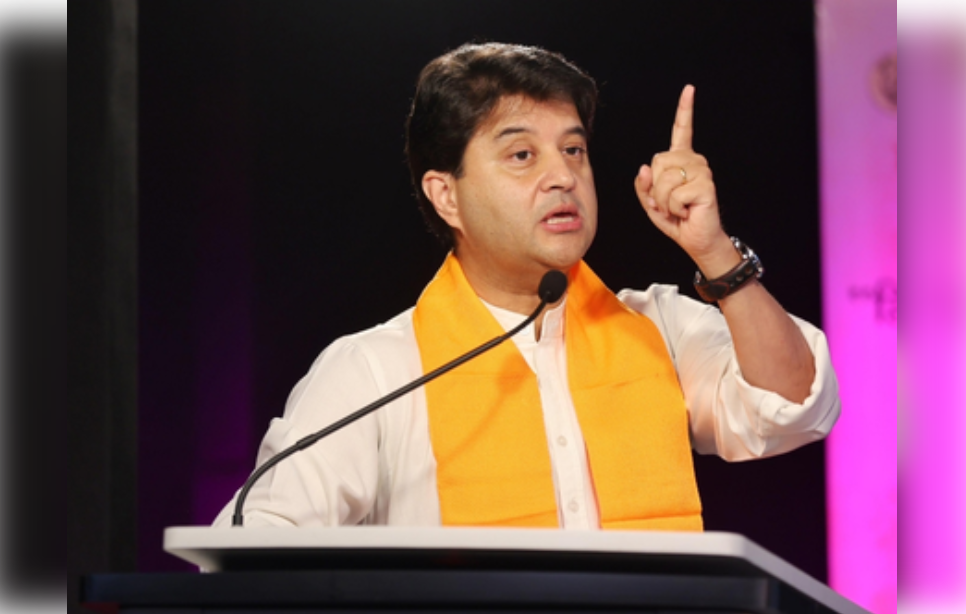 हाकलले गेलेल्यांचा रडगाणा सुरूच!