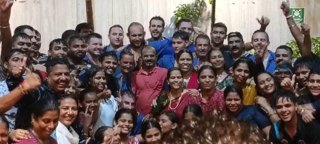 ठाण्याच्या मैथिली प्राईडमध्ये स्पॅनिश पाहुण्यांनी रचले दहीहंडीचे थर