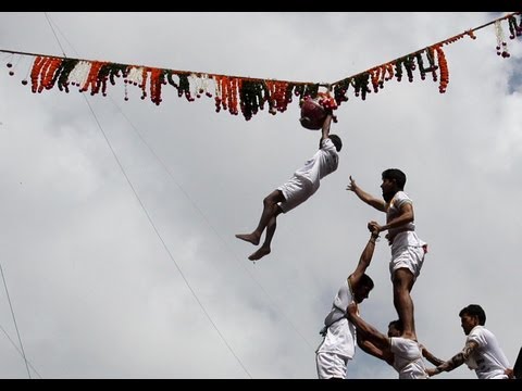 दोरी बांधत असताना कोसळून गोविंदाचा मृत्यू