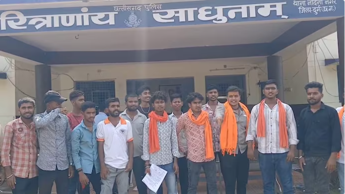 ‘राधे राधे’च्या अभिवादनाने खवळले मुख्याधापक, विद्यार्थिनीला दिली शिक्षा!