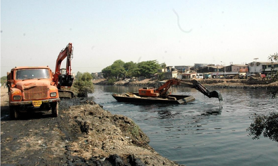 ६५.५ कोटी रुपयांच्या नदी गाळ काढण्याच्या घोटाळ्यात ७,००० पानांचे आरोपपत्र सादर!