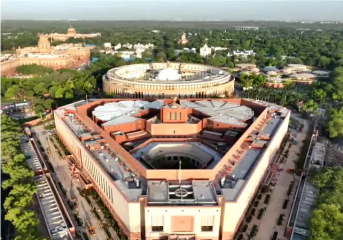 संसद भवनात घुसखोरीची घटना: भिंत ओलांडून गरुड गेटपर्यंत पोहोचलेला आरोपी अटकेत!