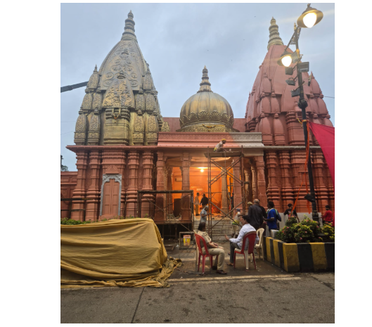 वांद्रे येथे साकारतेय ५२ फुटी काशी विश्वनाथ मंदिर!