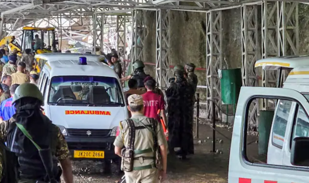 जम्मू-काश्मीर : वैष्णोदेवी मार्गावर भूस्खलनात ३३ जणांचा मृत्यू!