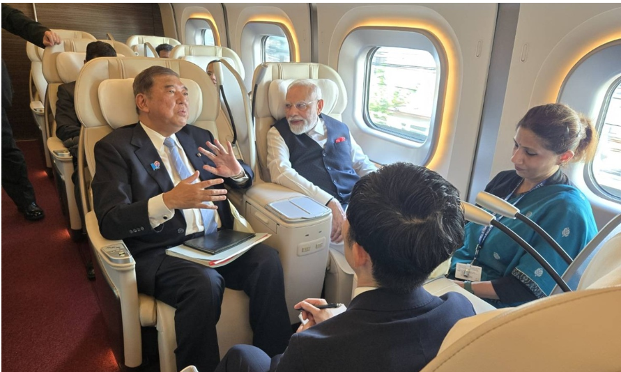 पंतप्रधान मोदींचा जपानच्या पंतप्रधानांसोबत बुलेट ट्रेन प्रवास!