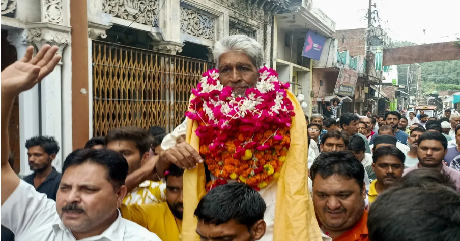 संभलच्या जामा मशिदीच्या प्रमुखावर गुन्हा दाखल, कारण काय?