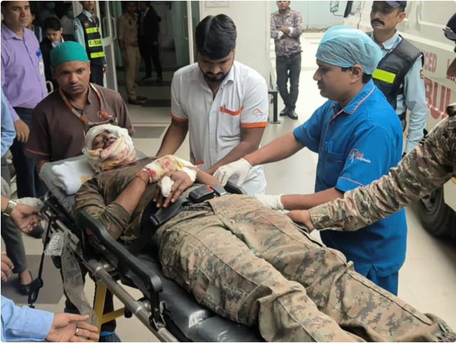 चाईबासा येथे नक्षलवाद्यांच्या आयईडी स्फोटात दोन सीआरपीएफ जवान गंभीर जखमी!