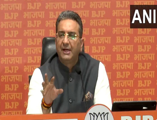 जेव्हा निवडणुका हरतात तेव्हा त्यांना कोणाला तरी दोष द्यावा लागतो!