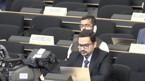 स्वतःच्या लोकांवर बॉम्बस्फोट करण्यापासून वेळ मिळाला की “हे” काम करा!